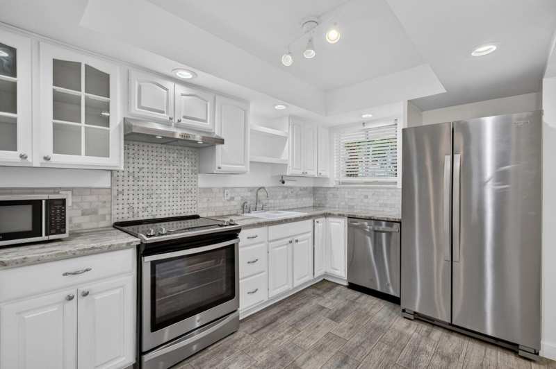 2 bedroom Condominium at 3186 Via Poinciana #115, Poinciana Lakes Condo, Lake Worth — photo 1