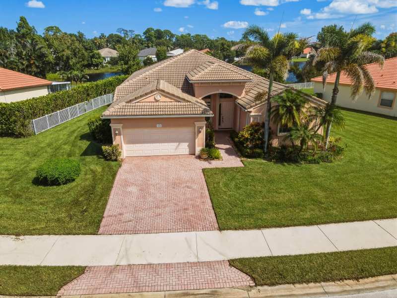3 bedroom Single Family Residence at 1251 SE Illusion Isle Way, Legacy Cove, Stuart — photo 1