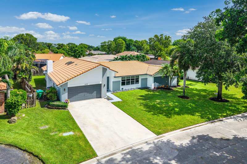 4 bedroom Single Family Residence at 10975 NW 19th Street, Cypress Run, Coral Springs — photo 1