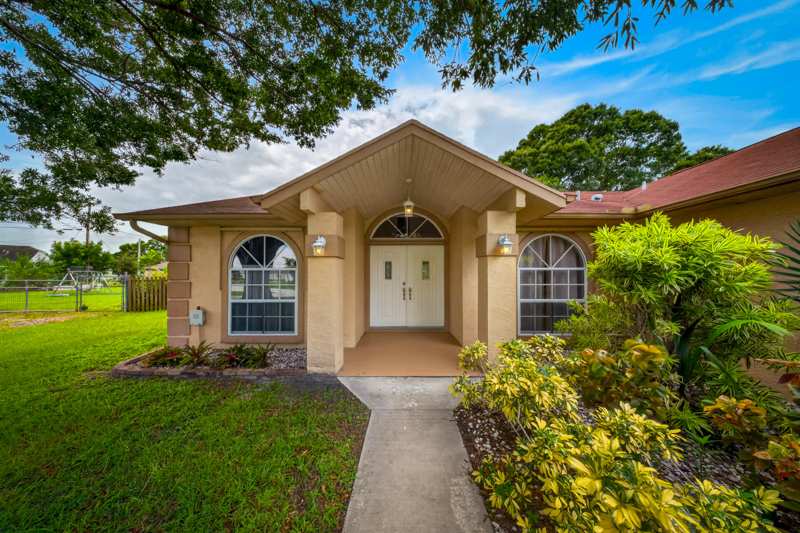 3 bedroom Single Family Residence at 1957 SE Dranson Circle, Port St Lucie Section 40, Port St. Lucie — photo 1