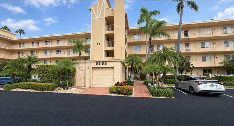 2 bedroom Condominium at 6865 Huntington Lane #203, Huntington Lakes Sec Two Condos, Delray Beach — photo 1