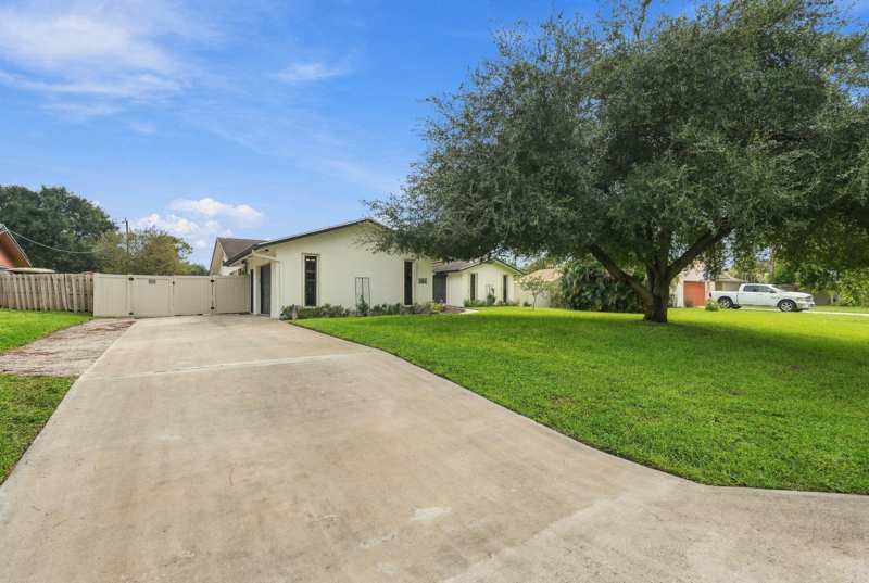 3 bedroom Single Family Residence at 99 Cuyahoga Road, Florida Gardens 3, Lake Worth — photo 1