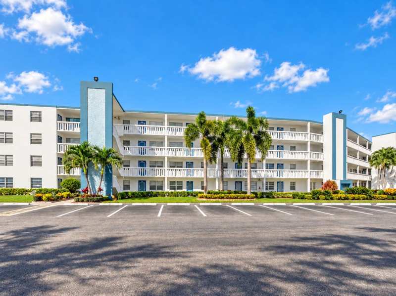2 bedroom Condominium at 1061 Exeter D, Exeter At Century Village Condo, Boca Raton — photo 1
