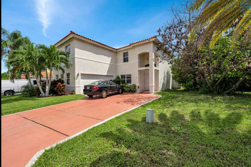 5 bedroom Single Family Residence at 7308 N Nautica Way, Spinnaker Bay At Lake Charleston, Lake Worth — photo 1