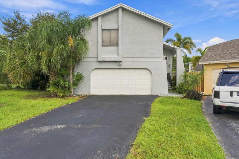 3 bedroom Single Family Residence at 3528 NW 73rd Way, Crossings No 2, Coral Springs — photo 1