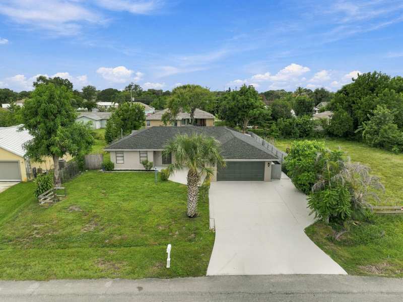 4 bedroom Single Family Residence at 680 SW Colleen Avenue, Port St Lucie Section 27, Port St. Lucie — photo 1