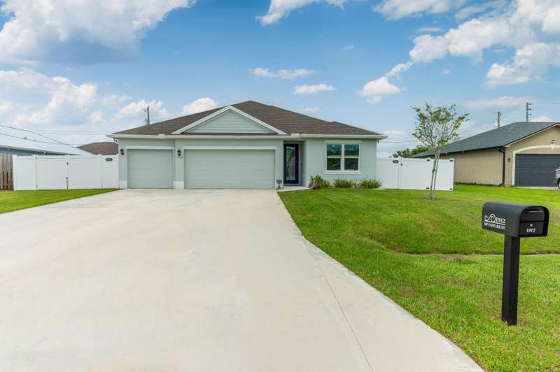 4 bedroom Single Family Residence at 1912 SW Fanfare Street, Port St Lucie Section 35, Port St. Lucie — photo 1