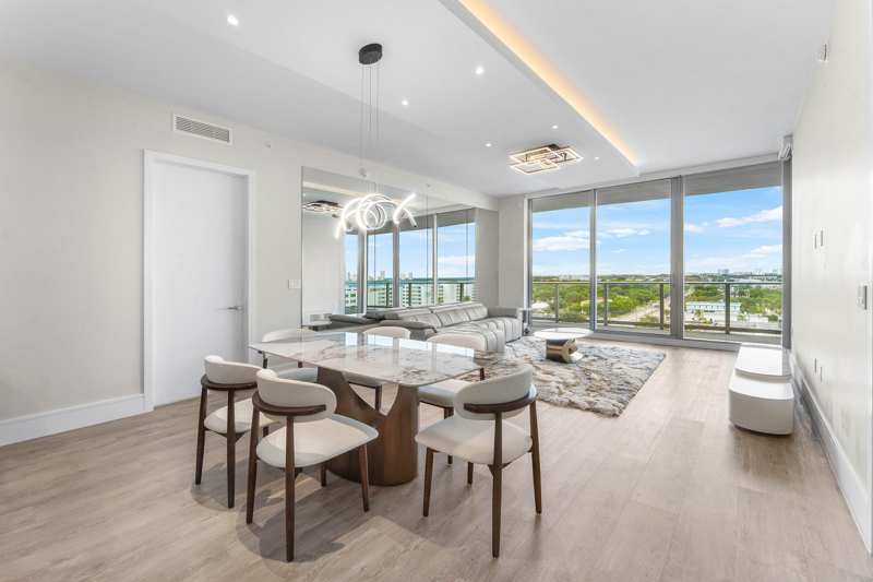 2 bedroom Condominium at 220 Lake Shore Drive #917, Nautilus 220 Condo, Lake Park — photo 1