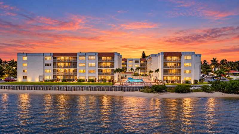 2 bedroom Condominium at 1502 S Lakeside Drive #214, Palm Lake 1 Condo, Lake Worth Beach — photo 1