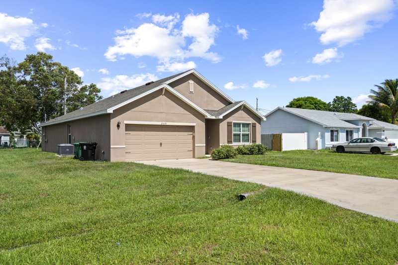 4 bedroom Single Family Residence at 2538 SE Rock Springs Drive, Port St Lucie Section 40, Port St. Lucie — photo 1