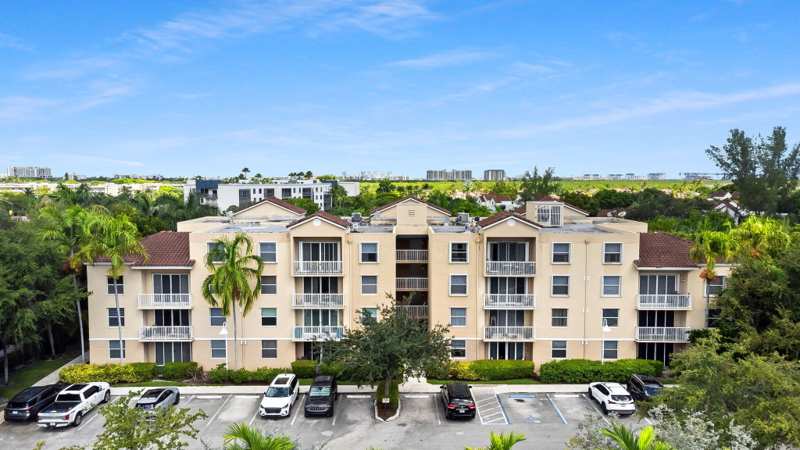 2 bedroom Condominium at 529 E Sheridan Street #1081, Sheridan Beach Club Condominium, Dania Beach — photo 1