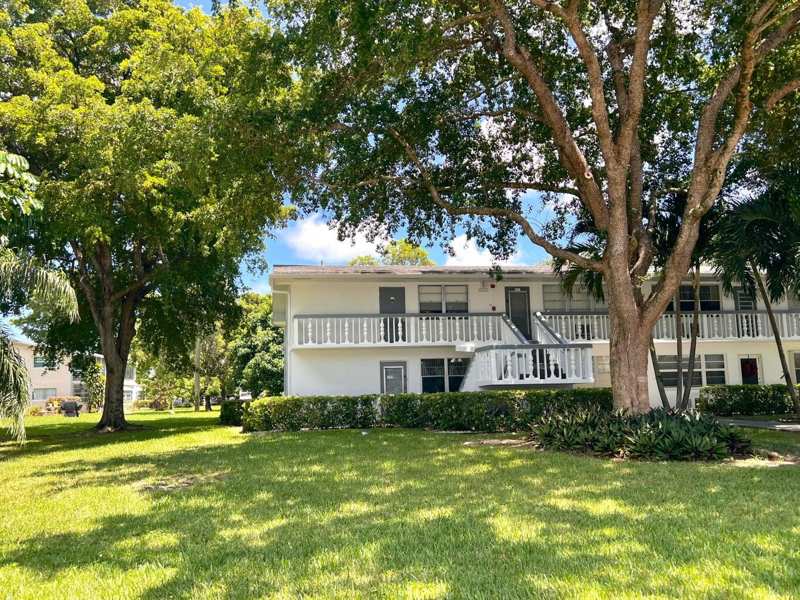 2 bedroom Condominium at 561 Durham T, Durham T Condo, Deerfield Beach — photo 1