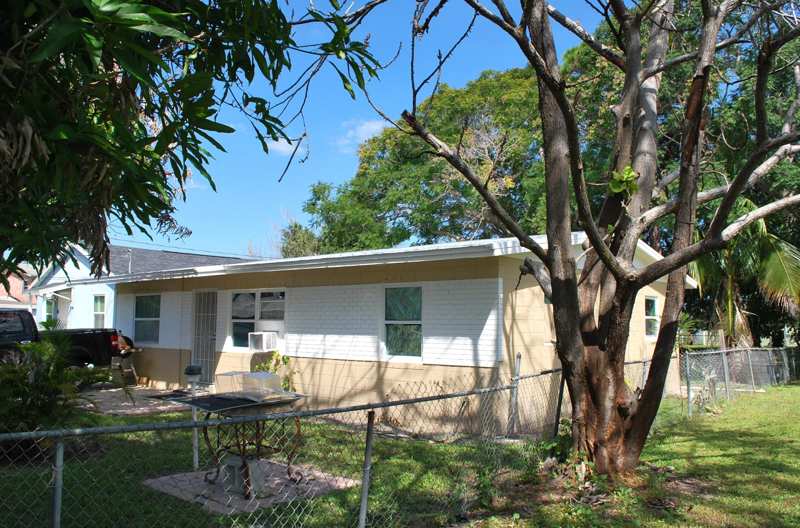 2 bedroom Single Family Residence at 1106 N 22nd Street, Sunny Acres Subdivision, Fort Pierce — photo 1