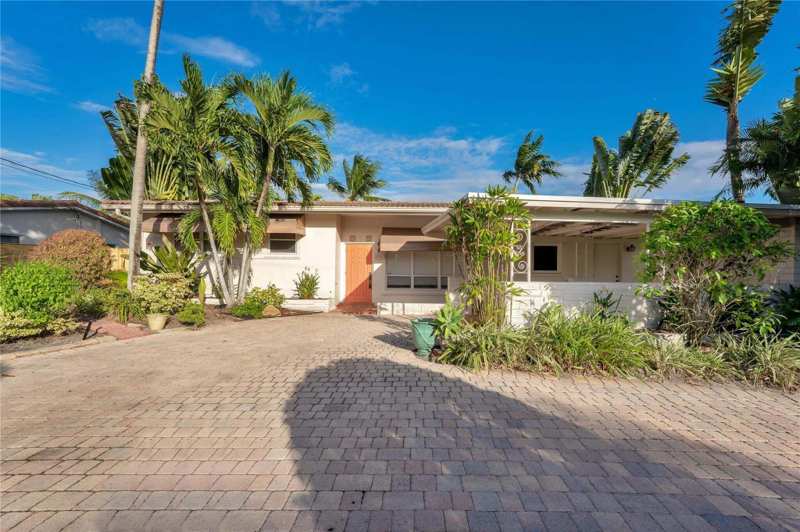3 bedroom Single Family Residence at 2142 NE 17th Avenue, Middle River Manor Add, Wilton Manors — photo 1