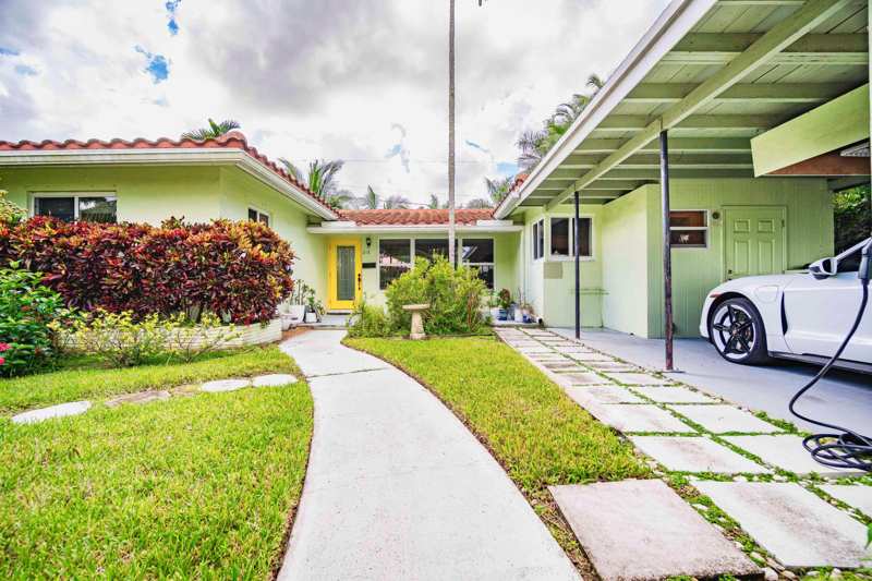 3 bedroom Single Family Residence at 218 NE 2nd Place, Poinciana Pk Amen Pl Blks 4 5, Dania Beach — photo 1