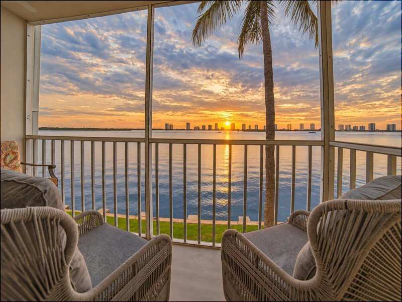 1 bedroom Stock Cooperative at 101 Doolen Court #205, Lake Colony Apts One Inc, North Palm Beach — photo 1