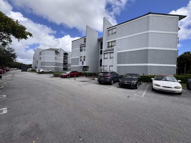 2 bedroom Condominium at 1720 N Congress Avenue #201, Presidential Golfview Condo, West Palm Beach — photo 1