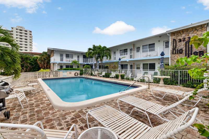 1 bedroom Stock Cooperative at 3232 Canal Drive, Rio-Mar Apts Co-Op, Pompano Beach — photo 1