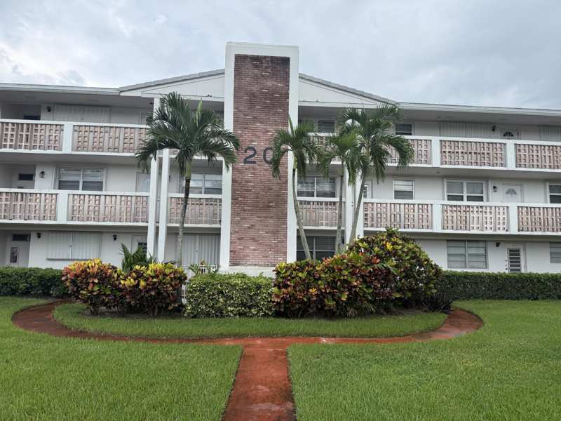 1 bedroom Condominium at 20 SE 13th Street #Unit a2, Palm Royal Apts Inc Condo, Boca Raton — photo 1