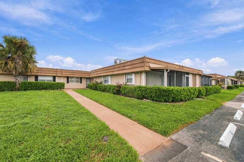 1 bedroom Condominium at 334 Seville N, Kings Point, Delray Beach — photo 1