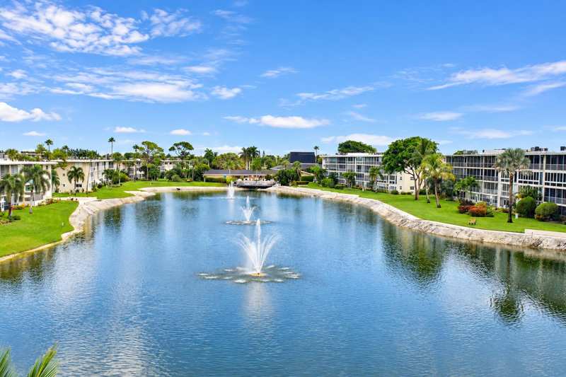 2 bedroom Condominium at 2724 Garden Drive #407, Lake Clarke Gardens Condo 7, Lake Worth — photo 1