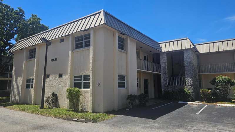 2 bedroom Condominium at 10821 N Military Trail #4, Trails End Villas Inc Condo, Palm Beach Gardens — photo 1