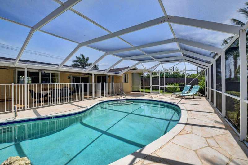 4 bedroom Single Family Residence at 1086 SW 28th Avenue, Golfview Harbour 1st Sec, Boynton Beach — photo 1