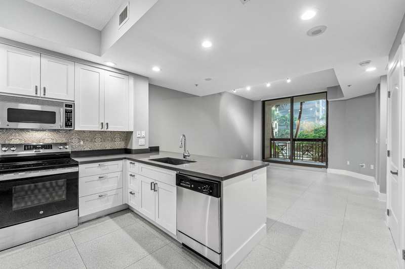 1 bedroom Condominium at 801 S Olive Avenue #Unit 820, One City Plaza Condo, West Palm Beach — photo 1
