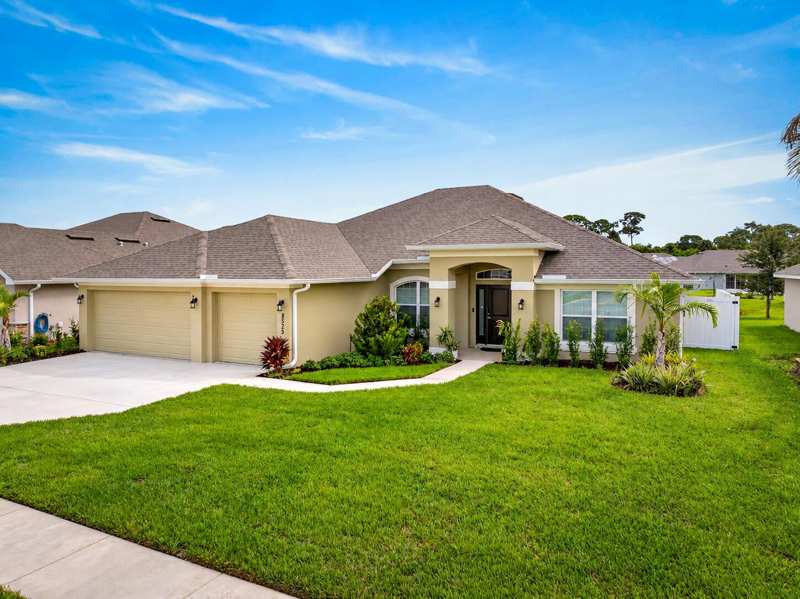 4 bedroom Single Family Residence at 8525 Waterstone Boulevard, Waterstone Phase One, Fort Pierce — photo 1