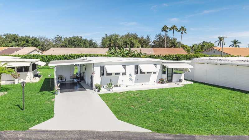2 bedroom Manufactured Home at 8702 Duchess Court #352, Sea Meadows, Boynton Beach — photo 1