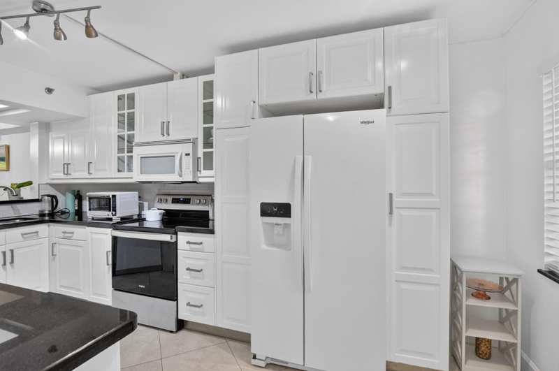2 bedroom Condominium at 23344 Carolwood Lane #505, Pines Of Boca Barwood Condo, Boca Raton — photo 1