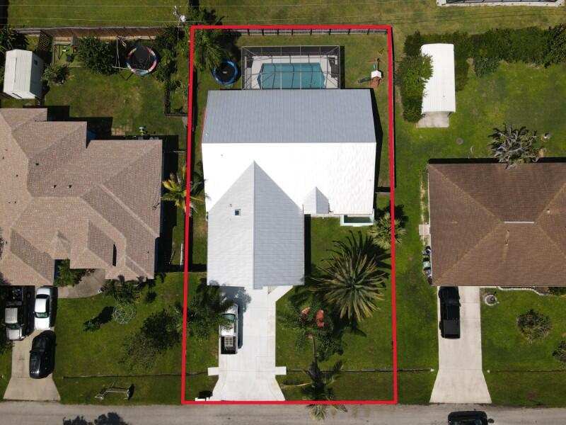 4 bedroom Single Family Residence at 2537 SE Victory Avenue, Port St Lucie Section 30, Port St. Lucie — photo 1