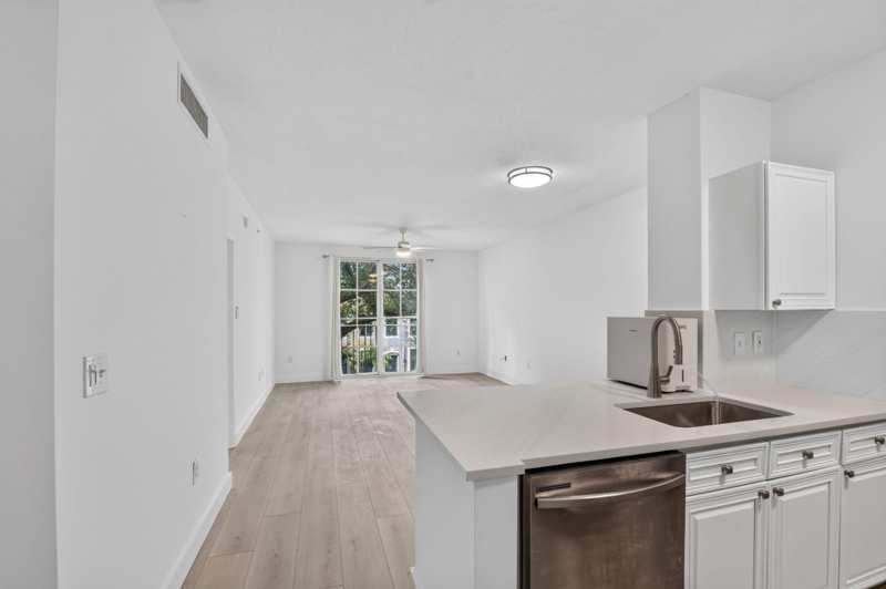 1 bedroom Condominium at 630 S Sapodilla Avenue #223, Courtyards In Cityplace Condo, West Palm Beach — photo 1