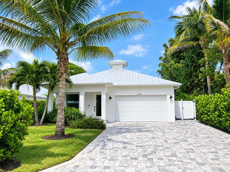 4 bedroom Single Family Residence at 1515 SE 5th Street, Broadway Section Of St Lucie Estates Subdivision, Stuart — photo 1