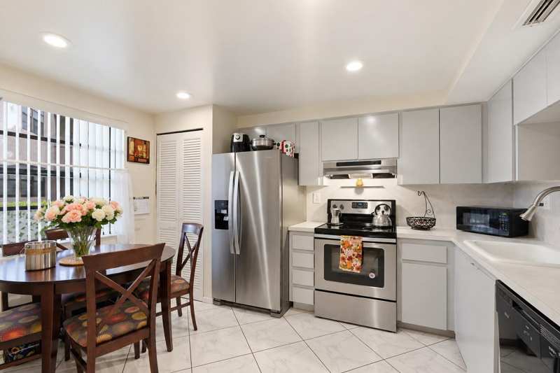 2 bedroom Condominium at 1000 Colony Point Circle #110, Colony Point 2 Condo, Pembroke Pines — photo 1