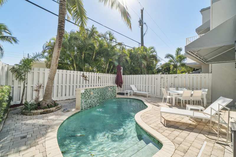 4 bedroom Townhouse at 4218 Sea Grape Drive, Silver Shores Unit, Lauderdale-By-The-Sea — photo 1