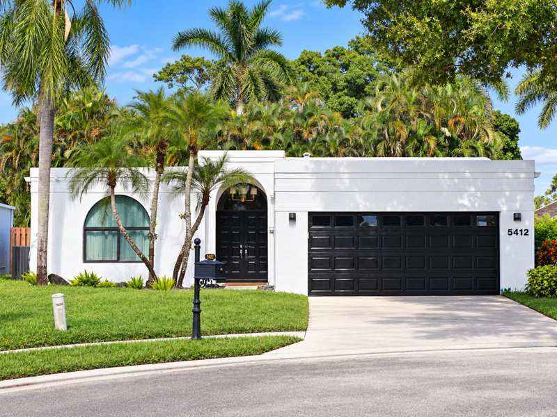 3 bedroom Single Family Residence at 5412 San Roma Circle, Fountains South Tr B-3-2, Lake Worth — photo 1