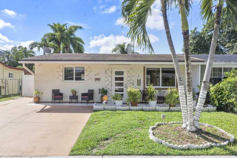 2 bedroom Single Family Residence at 7020 SW 20th, Springbank Park, North Lauderdale — photo 1