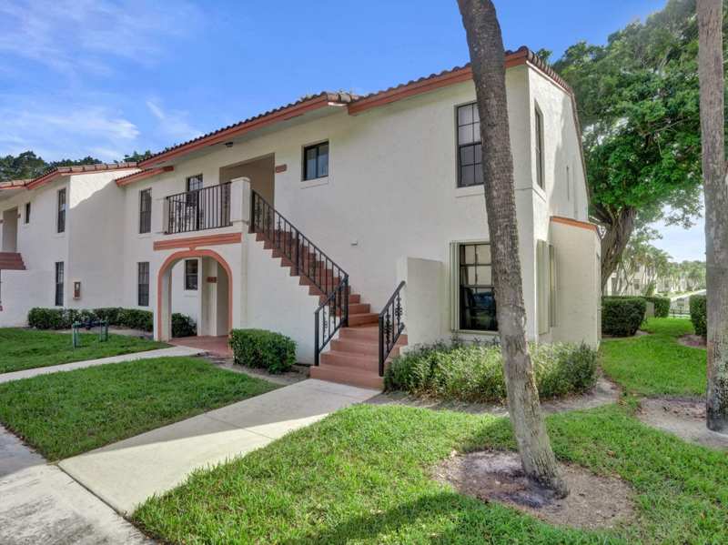 2 bedroom Condominium at 300 Palmwood Place #P206, Lake Windwood Condo, Boca Raton — photo 1