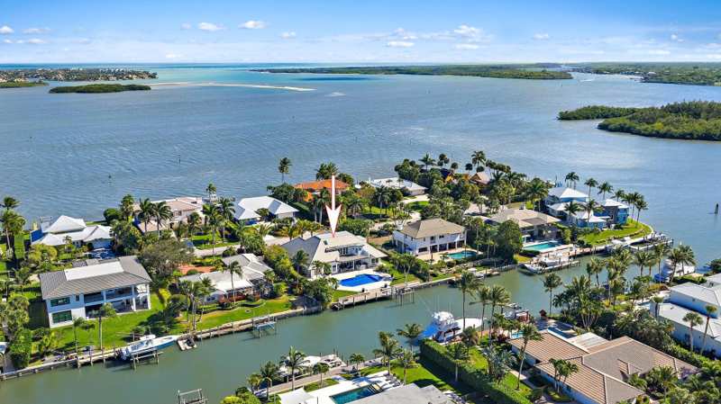 4 bedroom Single Family Residence at 19 Island Road, High Point Sewalls Point, Stuart — photo 1