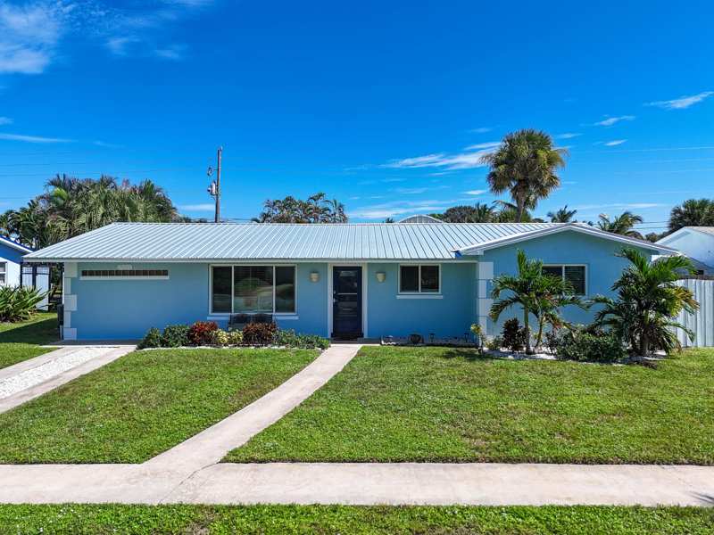 4 bedroom Single Family Residence at 19005 SE Southgate Drive, Southgate, Tequesta — photo 1