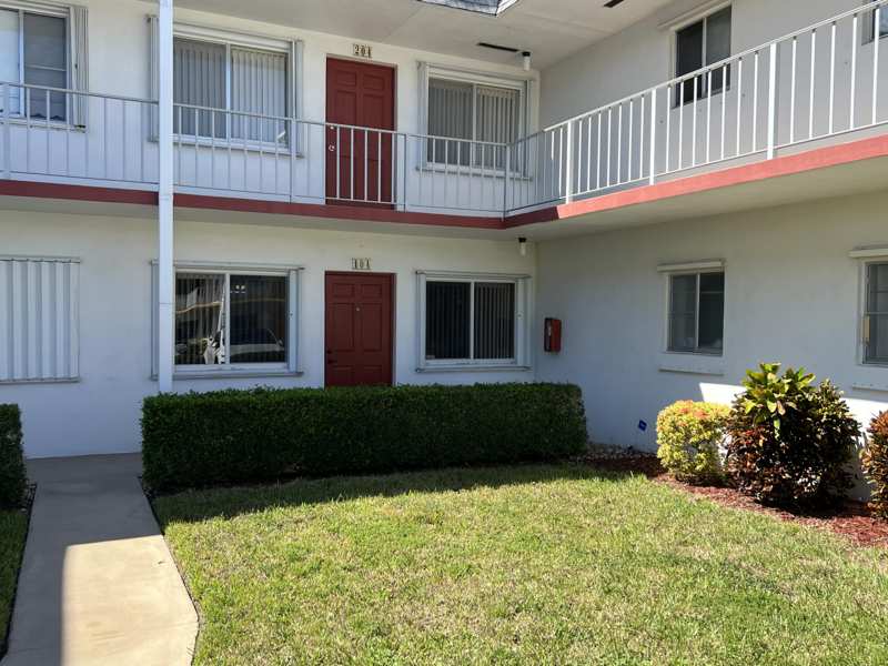 1 bedroom Condominium at 3320 Lake Osborne Drive, Murry Hills Apt Bldg 2 Condo 104, Lake Worth Beach — photo 1