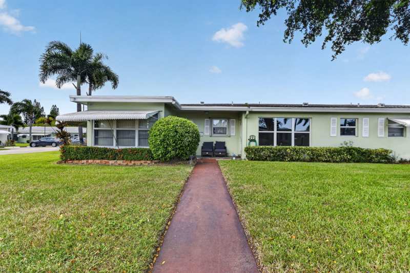 2 bedroom Condominium at 211 Country Lane #A, Pine Point Villas Condo, Boynton Beach — photo 1