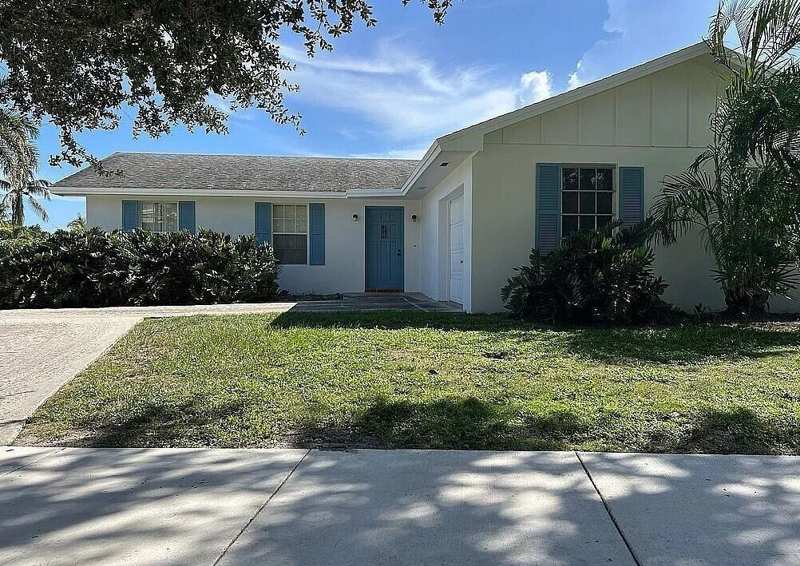 3 bedroom Single Family Residence at 336 Tequesta Drive, Jupiter In The Pines Sec D, Jupiter — photo 1