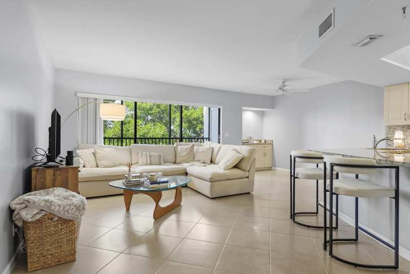 1 bedroom Condominium at 1605 S Us Highway 1 #B404, Sea Rise Condo, Jupiter — photo 1