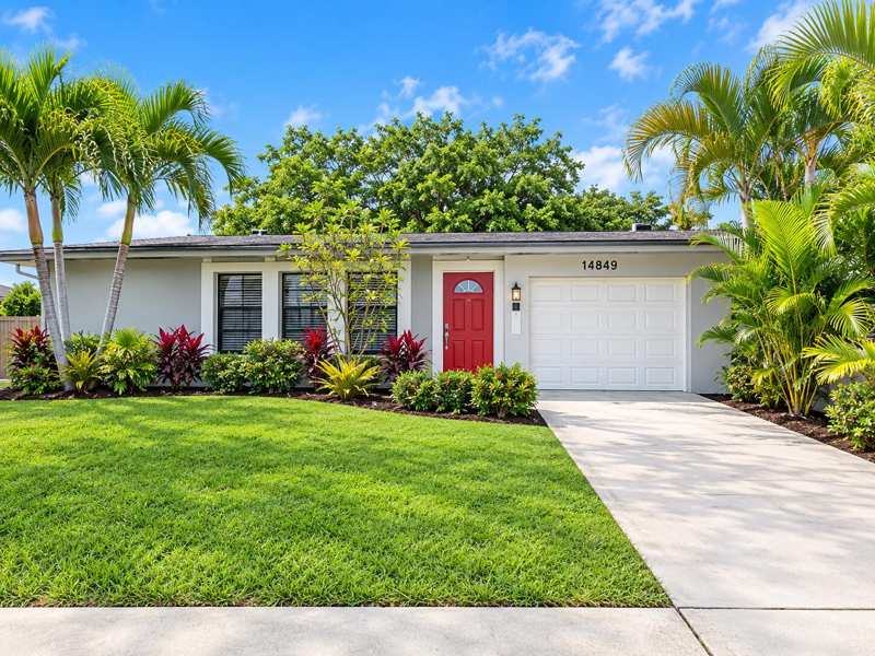 2 bedroom Single Family Residence at 14849 Wood Lodge Lane, Coco Wood Lakes Sec 2, Delray Beach — photo 1