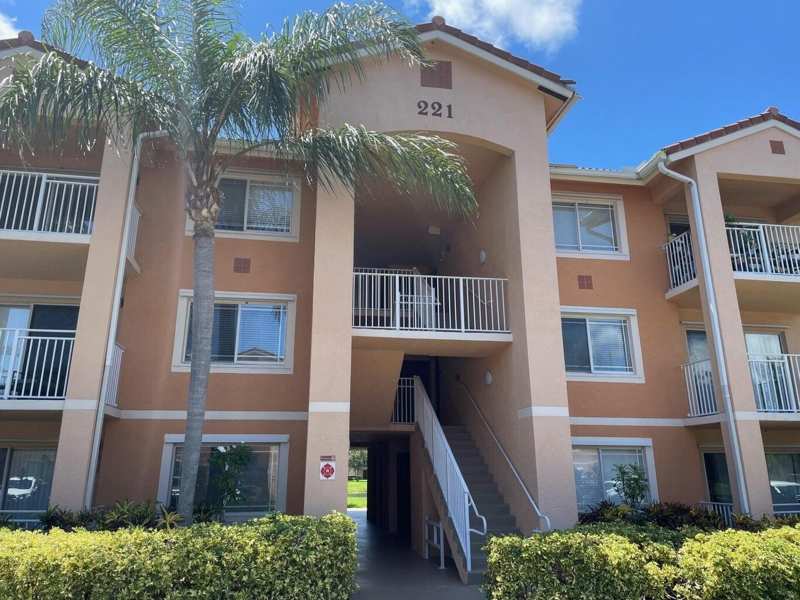 2 bedroom Condominium at 221 SW Palm Drive #104, The Club At St Lucie West, A Condominium, Port St. Lucie — photo 1