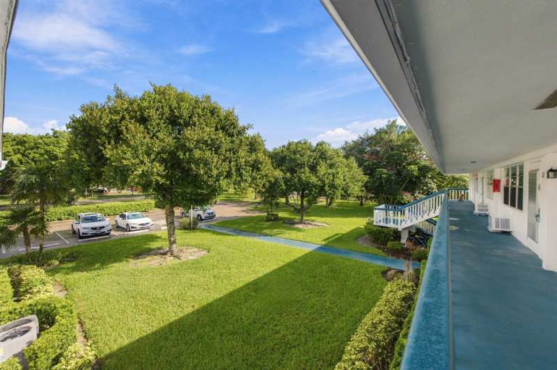 1 bedroom Condominium at 62 Oakridge #62, Oakridge E Condo, Deerfield Beach — photo 1