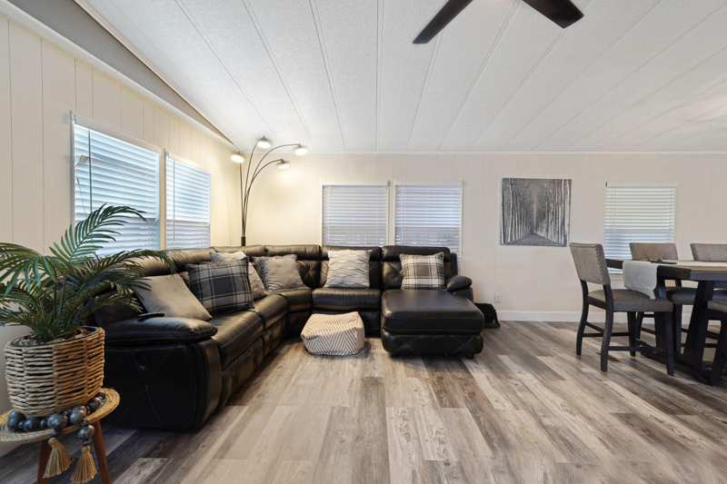 2 bedroom Mobile Home at 8609 SW 17th Court, Park City Sec One, Davie — photo 1