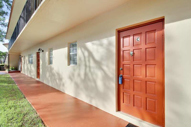 1 bedroom Condominium at 1989 SW Palm City Road #C, King Mountain Condo (Aka Monterey Yacht & Country, Stuart — photo 1